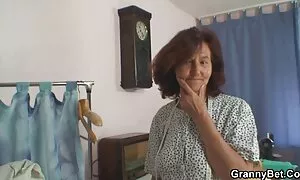 Khiêu dâm video cô gái tóc vàng nói chuyện trên điện thoại và mút dương vật. Loại gái Tinh phim sec gai xinh nhat ban trẻ, làm tình bằng miệng mặt.