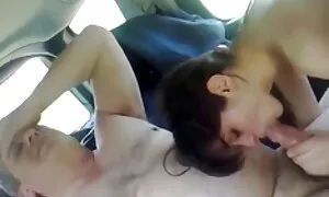 Một video khiêu dâm trong xes dep nhat khi một người đàn ông vợ khó khăn, chồng cô có mùi quần lót của cô và trứng gà của mình. Loại cạo ngăm đen, tình dục trẻ, tình dục, cặp đôi.