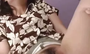 Một trẻ con không biết làm thế nào để yêu cầu cô cha nuôi, tiền cho một bữa tiệc và gai sex nhat ban đuổi anh ta xung quanh tất cả các phòng. Bố đoán rằng các con cần một cái gì đó từ hắn và hỏi anh ta trực tiếp. Em nói rằng anh ta cần tiền cho một bữa tiệc và một chiếc taxi, và rằng ông sẽ làm việc với số tiền đó. Cha tôi ngay lập tức nghĩ về tình dục với con gái của mình, nhưng chuyển chúng đi và bắt đầu xem một bộ phim. Và vào ban đêm, các con đến một chút choáng váng và quyết định cám ơn cha, cho anh ta cơ thể của mình. Nó là một đồ chơi cho cả hai, bố thích con gái của mình là âm hộ, và em bắt gặp buzz của một lớn và một kinh nghiệm cha, đó đưa cô đến một điên cực khoái.