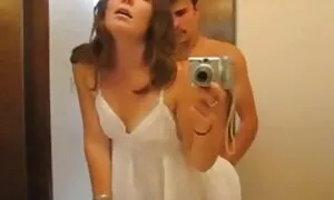 Khiêu dâm video của sâu và chặt sex nhật gái đẹp một nam cao với một con số tuyệt vời. Loại cạo ngăm đen, thẳng châu Âu, đổ, momma trẻ, tình dục, ngón tay, các cặp đôi, hôn mặt.