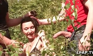 Sexy mẹ với một thanh lịch tìm cô gái, con chim. Các chàng trai đã bẩn trên vẻ đẹp và cung cấp cho anh đến hút lớn của mình. Tóc vàng, khéo phim sex gai nhat khong che léo và chuyên nghiệp, mình súng lớn, anh ta với cái miệng và nuốt.