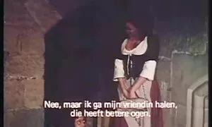 Cô gái tóc vàng với một con số đẹp mút dương vật của một chàng trai, và nhảy vào anh ta. Các chàng giữ vẻ đẹp của hông và trượt trên của ông vui mừng vú gái nhật và đàn hồi chi. Cô ấy trong hậu môn, và kết thúc dữ dội.