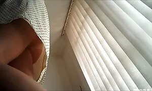 Hai người đã quyết định tổ chức cuộc họp và uống một chai gái nhật khoe lồn sâm-banh với một cô gái tóc vàng. Người phụ nữ đẹp bắt đầu tán tỉnh với họ và hút lớn của họ dày trống. Trong khi những người đàn ông da đen, tóc vàng, các cô đã vui vẻ với cô ấy trắng và người bạn gái tóc vàng. Cô ấy thâm nhập và cực khoái.
