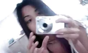 Video khiêu dâm của anh chàng lây lan chân của mình và đặt miệng của mình trên con mèo. Loại to cạo ngăm đen, Kiêm, phim set nhat ban gai dep bằng miệng, đồ mặt.