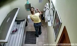Các tóc đỏ mình ướt với dầu và nét cô hậu môn. Nhỏ, hút các chàng trai của vật trên cả hai mặt và thổi kèn. Cô vẻ đẹp trong một mông, và tay với. phim sex gái nhật